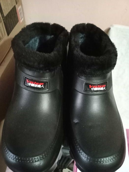 bocanci  barbati  noi   marimea 44-  70   l