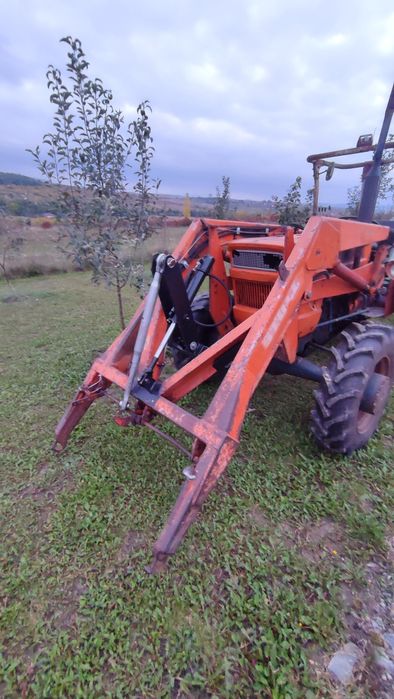 Încărcător frontal stoll fiat utb