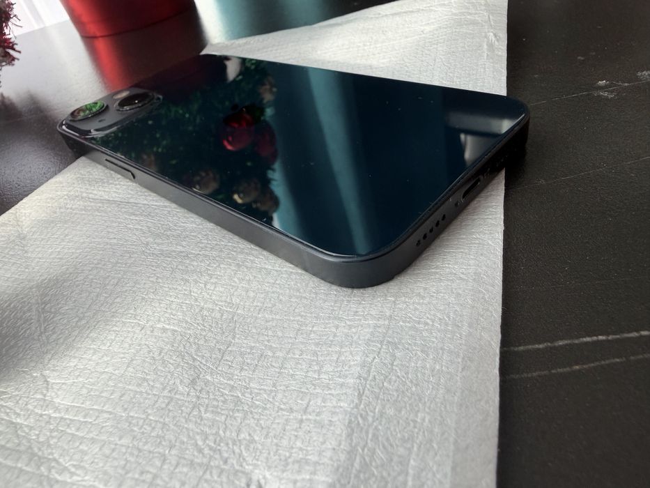 Apple Iphone 13 , Negru , 128GB , Pentru piese recarosare .