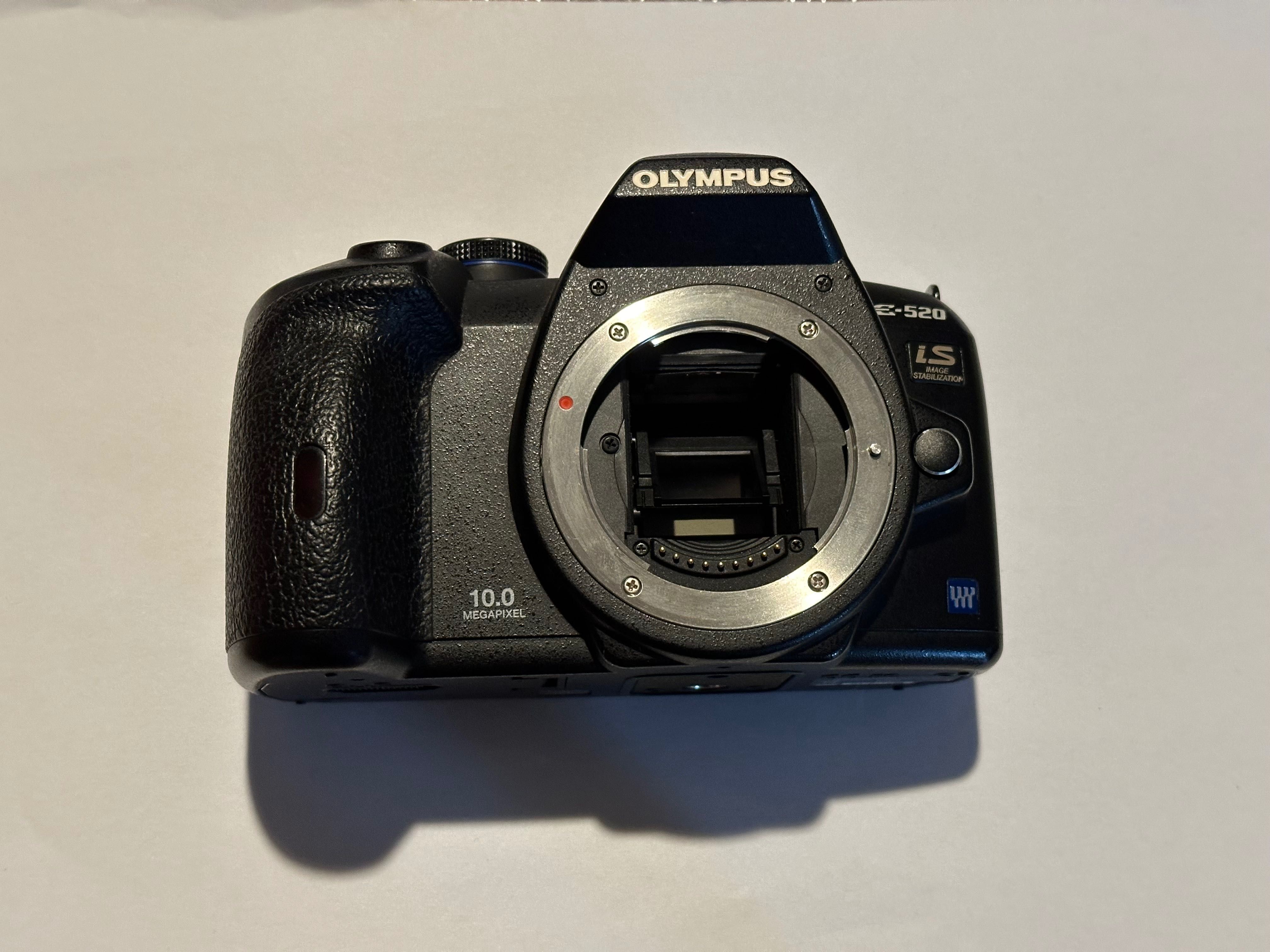 Фотоапарат Olympus e-520