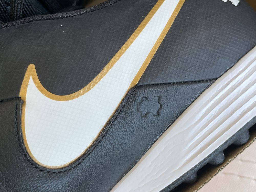 Nike Tiempo Genio