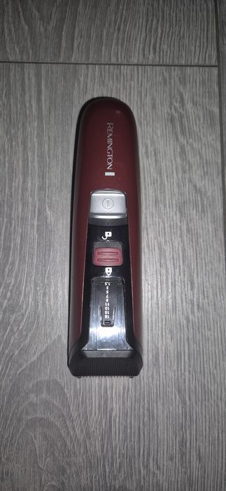 Aparat tuns barba Remington Beard Boss Styler MB4125