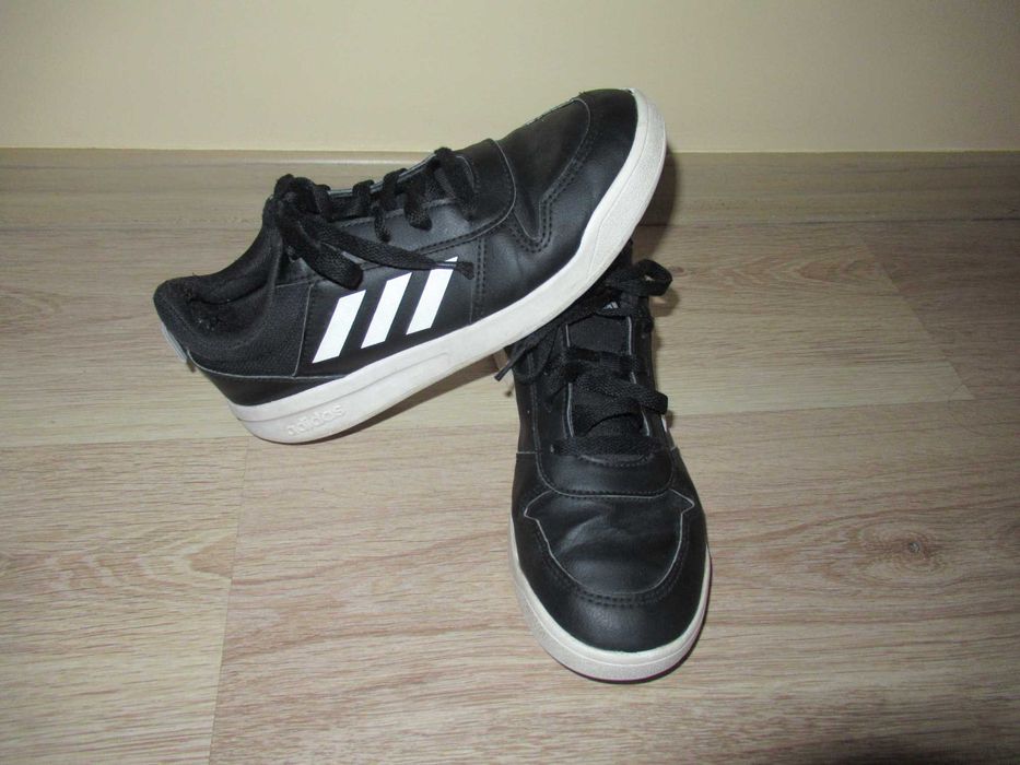 ADIDAS--Оригинални маратонки--36 номер