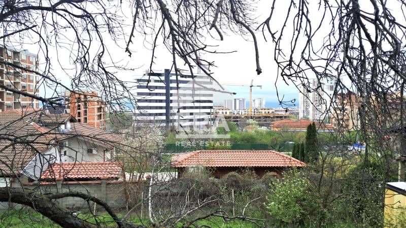 Продава се Тристаен апартамент в Варна, Възраждане 4 - 93 кв.м за 1398 €/кв.м - Снимка #11