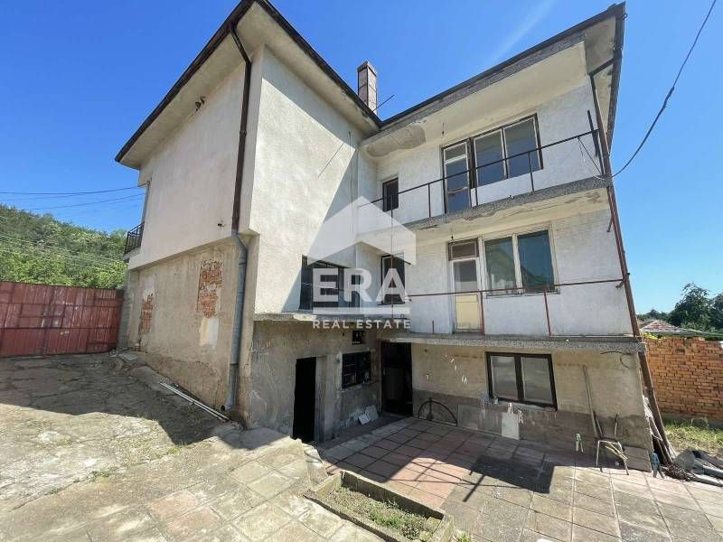 Продава се Къща в с. Николово, Област Русе - 216 кв.м за 431 €/кв.м - Снимка #2