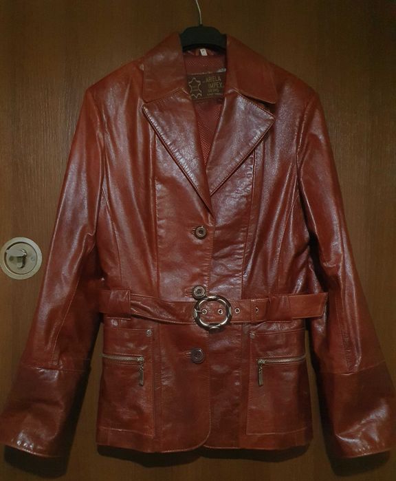 Haină scurtă de piele naturală mărimea 42