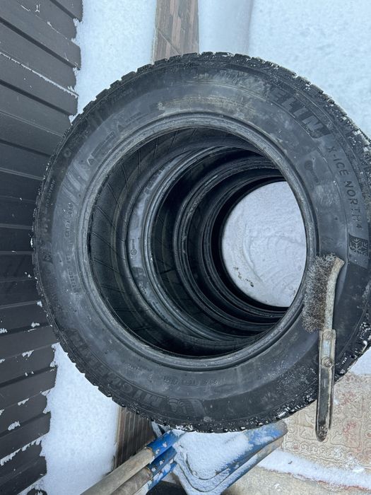 Продам колесо на 215/60/16