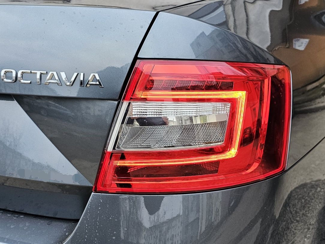 Tripla dreapta Skoda Octavia 3, cu LED