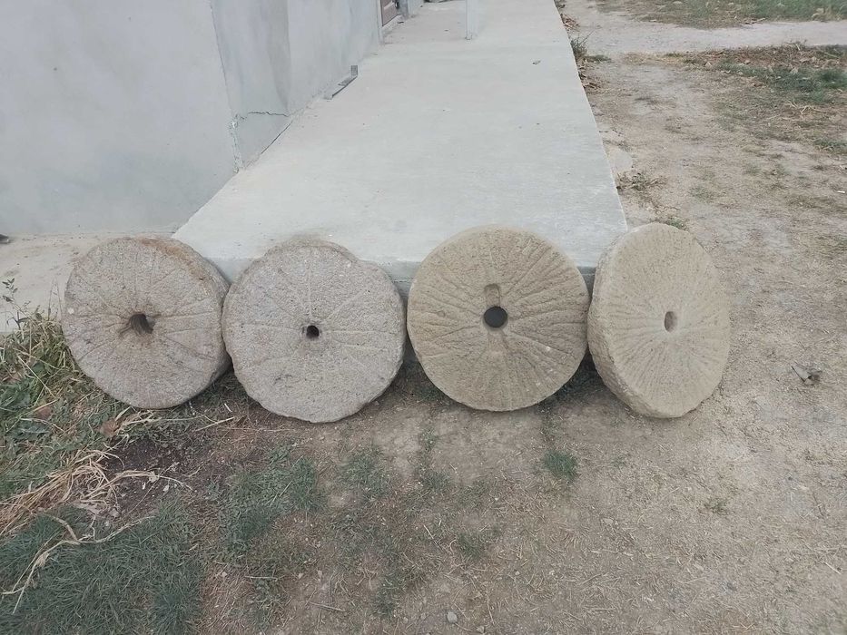 Pietre de muara vechi