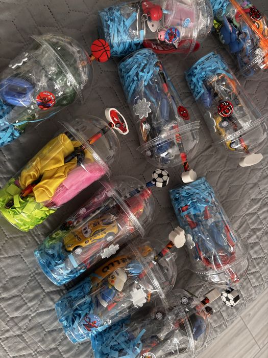 Jucarii, pusculite, brelocuri - angro