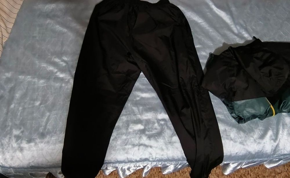 Шушлеков екип Nike горнище и долнище - горнището е яке ВИЖ ОПИСАНИЕТО!