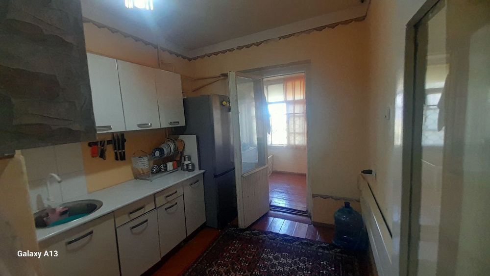 Raysentirda  5 xonali kvartira sotilodi