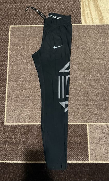 Оригинални дамски спортни дрехи Найк