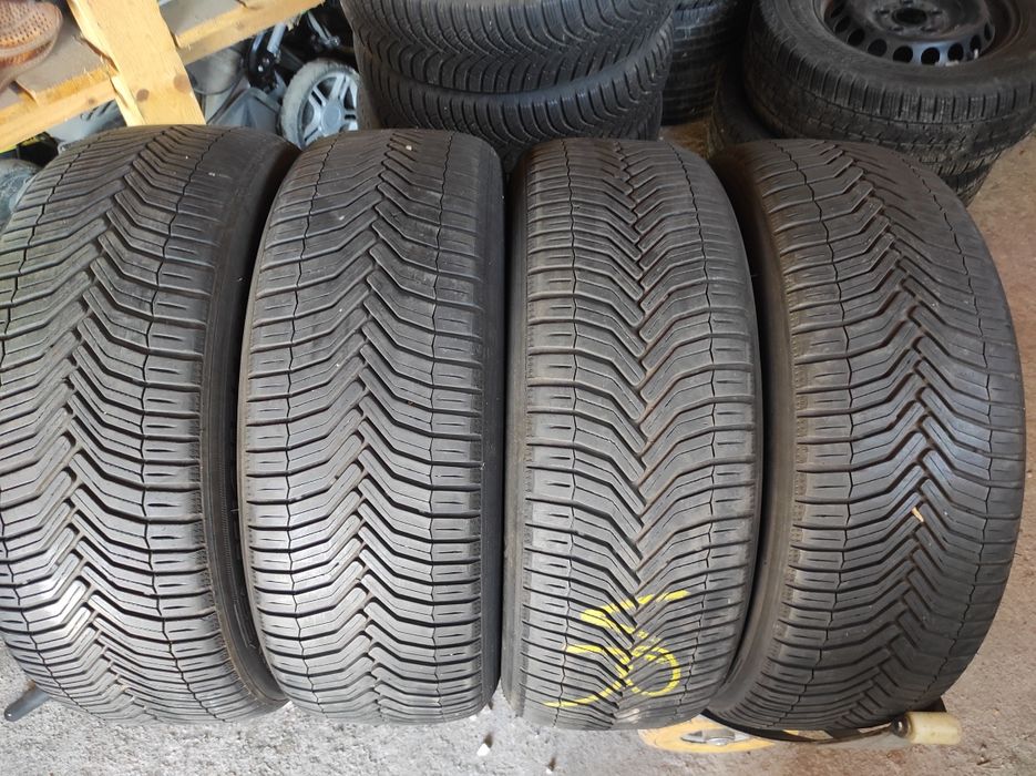 235/60/18 Michelin
