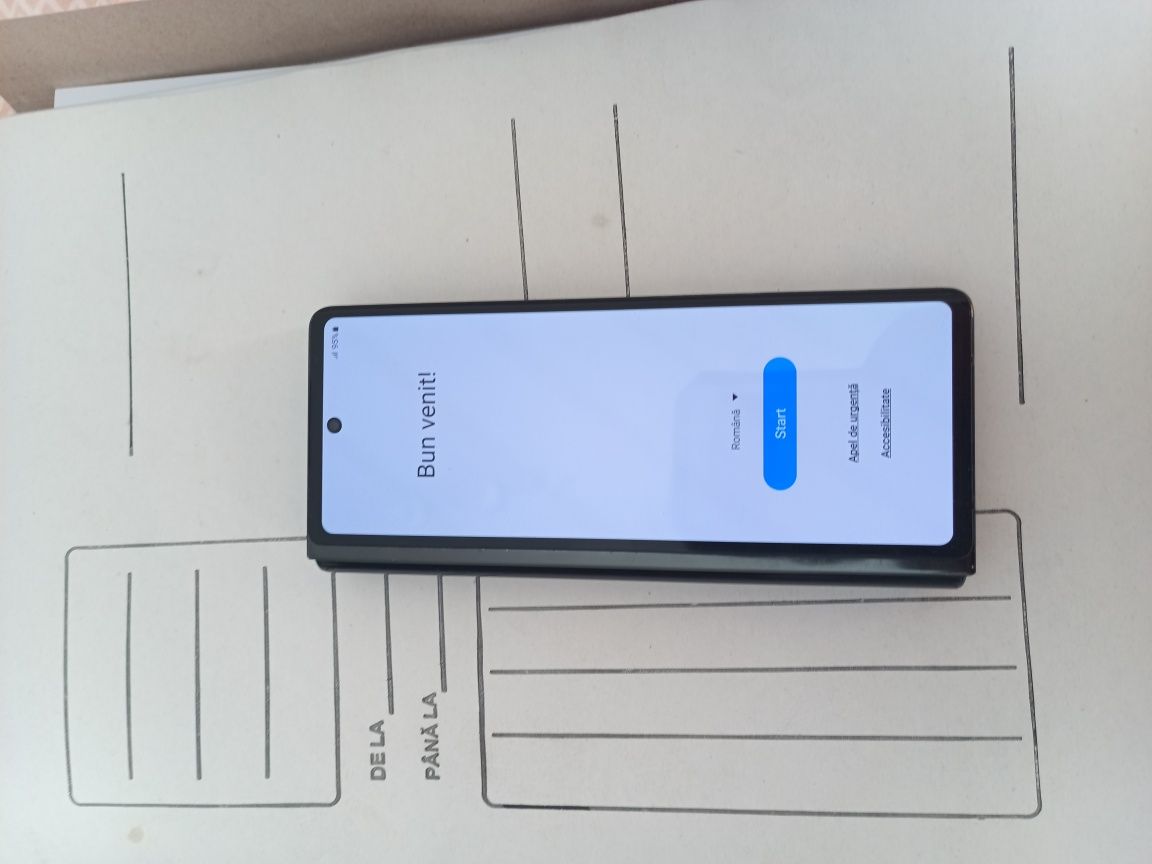 Samsung Galaxy Z Folder 2/256 GB arată și funcționează excelent