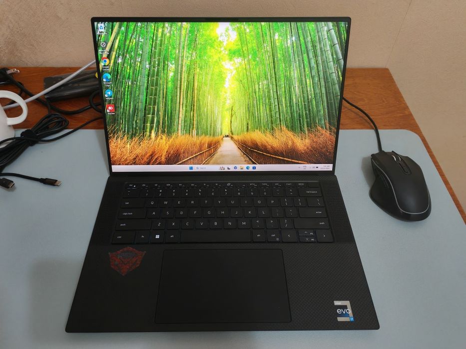 Dell xps 15 9530, cpu i7 13700H, 32 ram, 1 tb rom