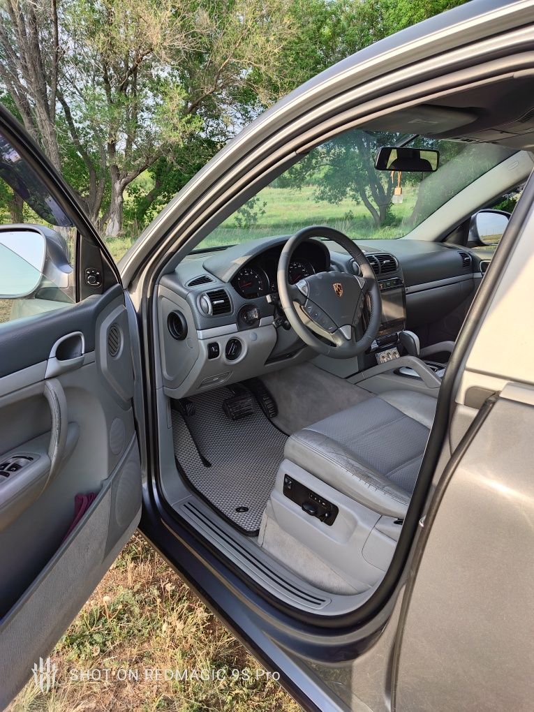 Продам Porsche Cayenne