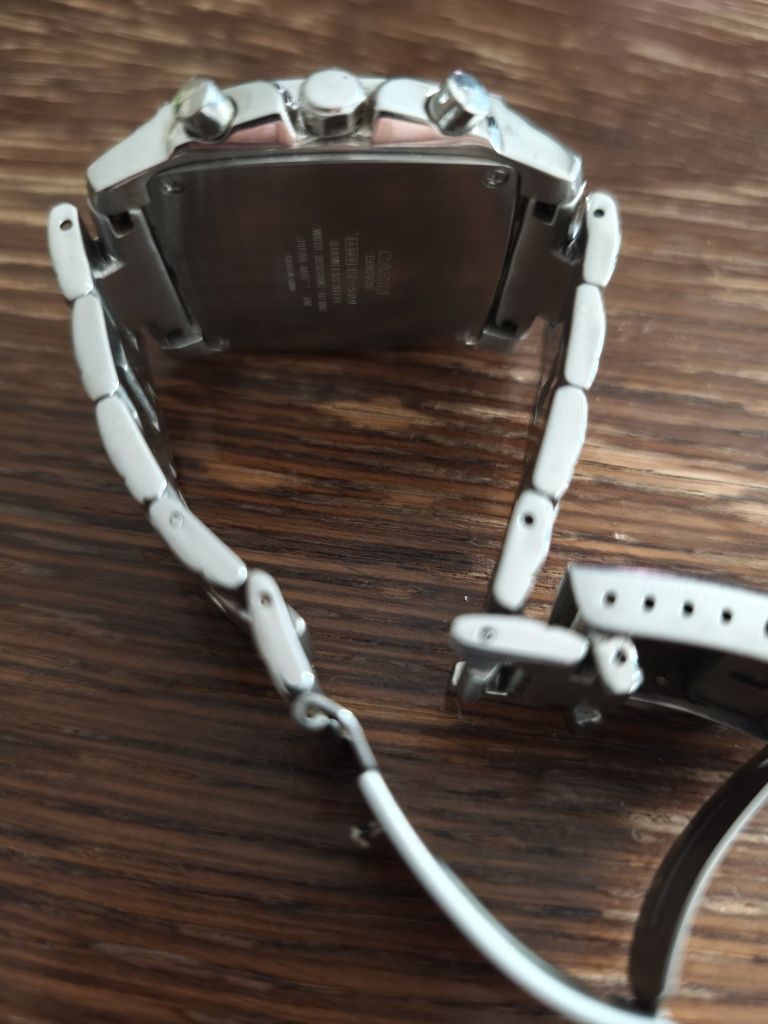 Часовник CASIO Edifice