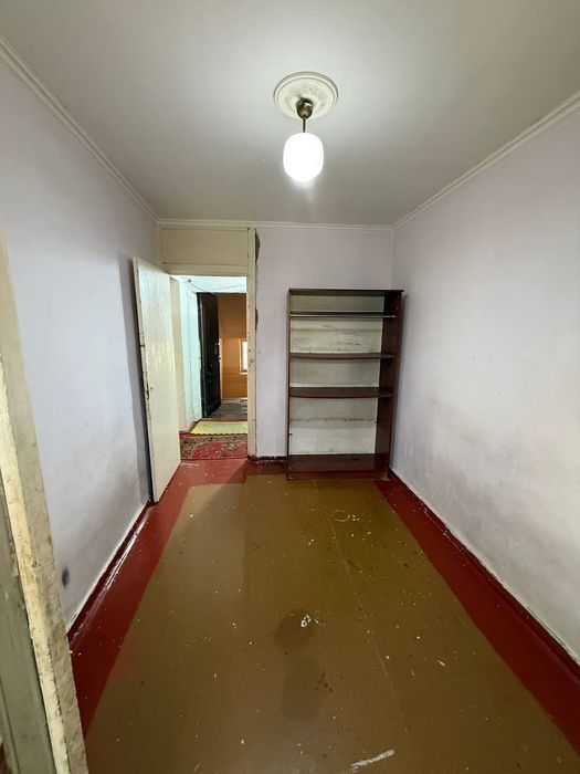 Продам своя чил 23 кв оринтир шерин чорраха 2 хона 4 этаж 5 этажлий до