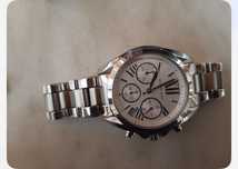 Два броя часовници Michael Kors