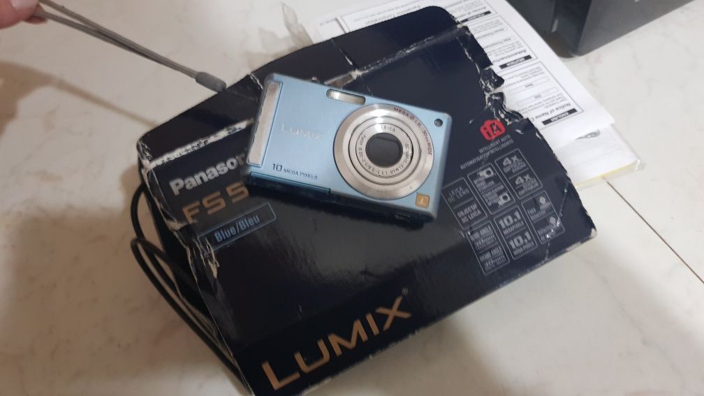 Aparat foto Panasonic Lumix Fs5 full box plus card 8 Gb