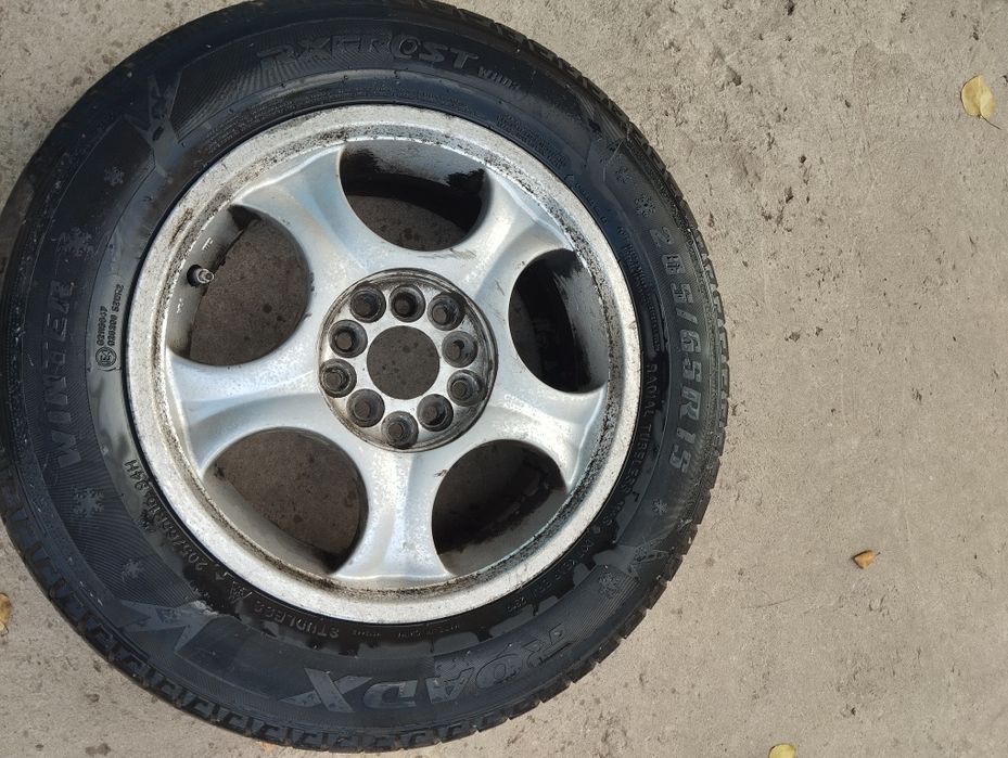 Зимние шины бу с дисками. В хорошем состоянии. Комплект