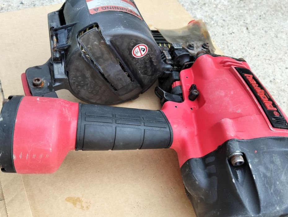 Pistol cuie Aer Naubold