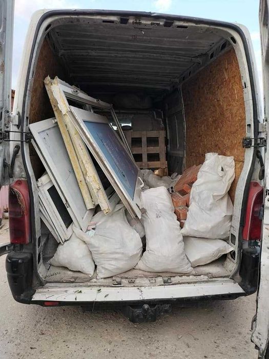 Ridic resturi din urma constructiilor.