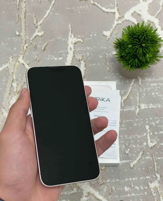 iPhone 13 в идеальном состоянии