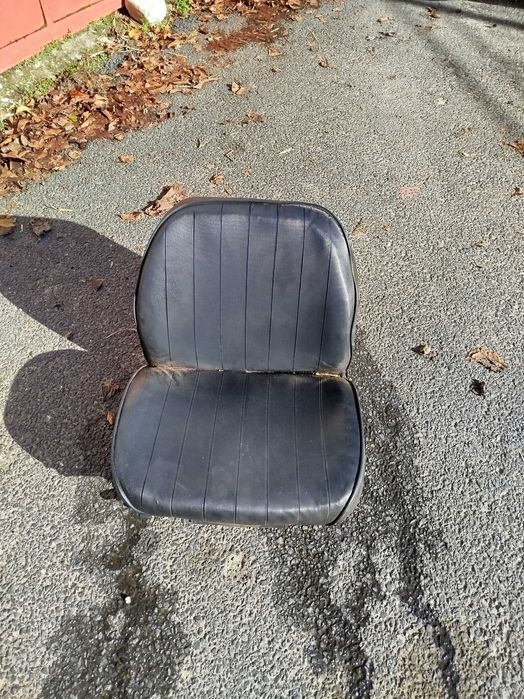 Седалка за трактор всеки 22 коня