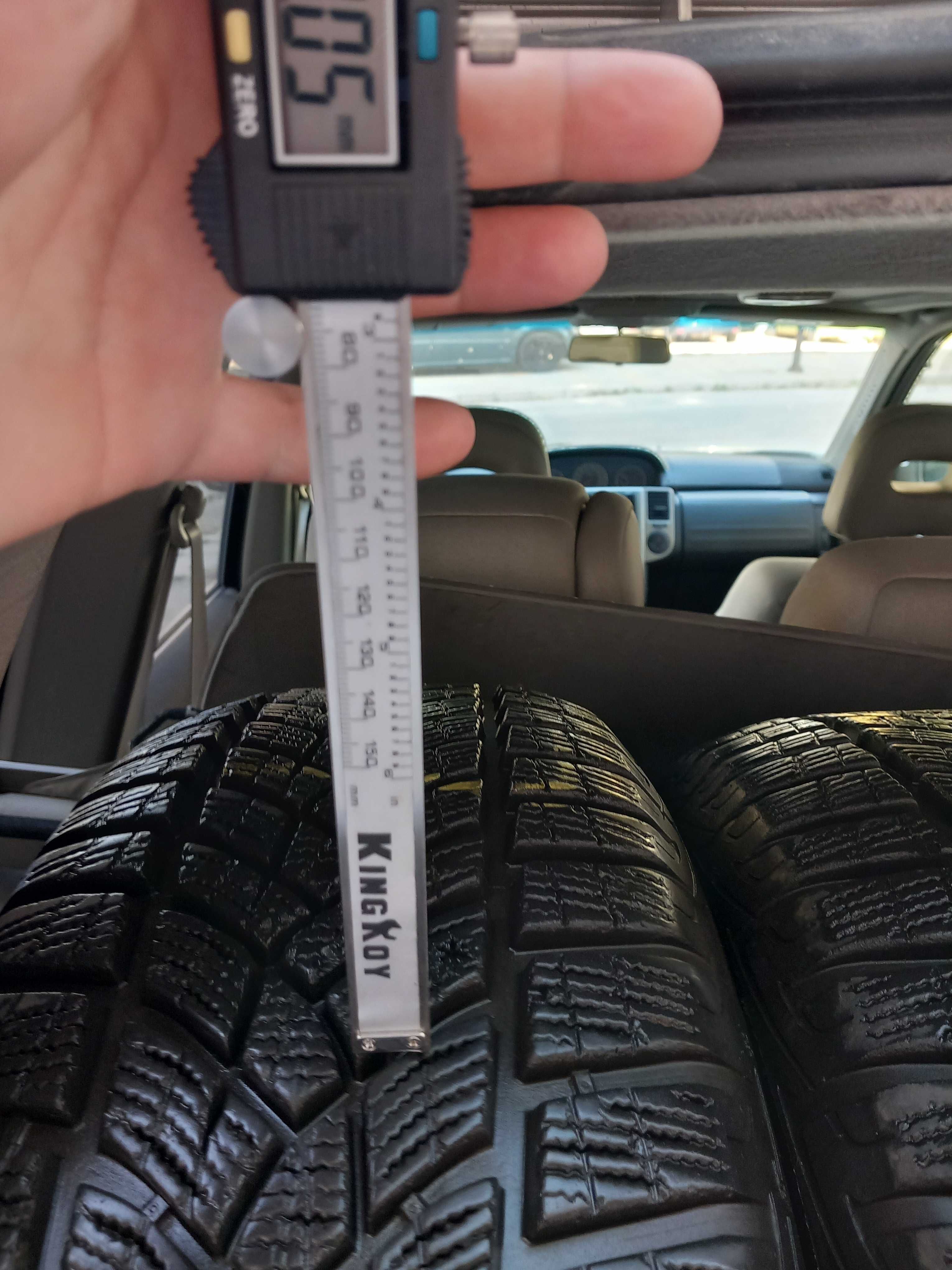 215/65 R 16 Goodyear,Continental