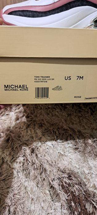 Нови оригинални сникърси Michael Kors