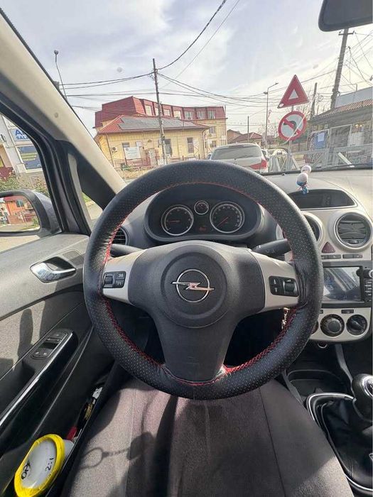 Opel corsa 1.3 dtci Coupe