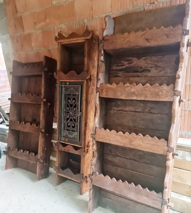 Raft-etajera din lemn-vechi. Antic.Diverse