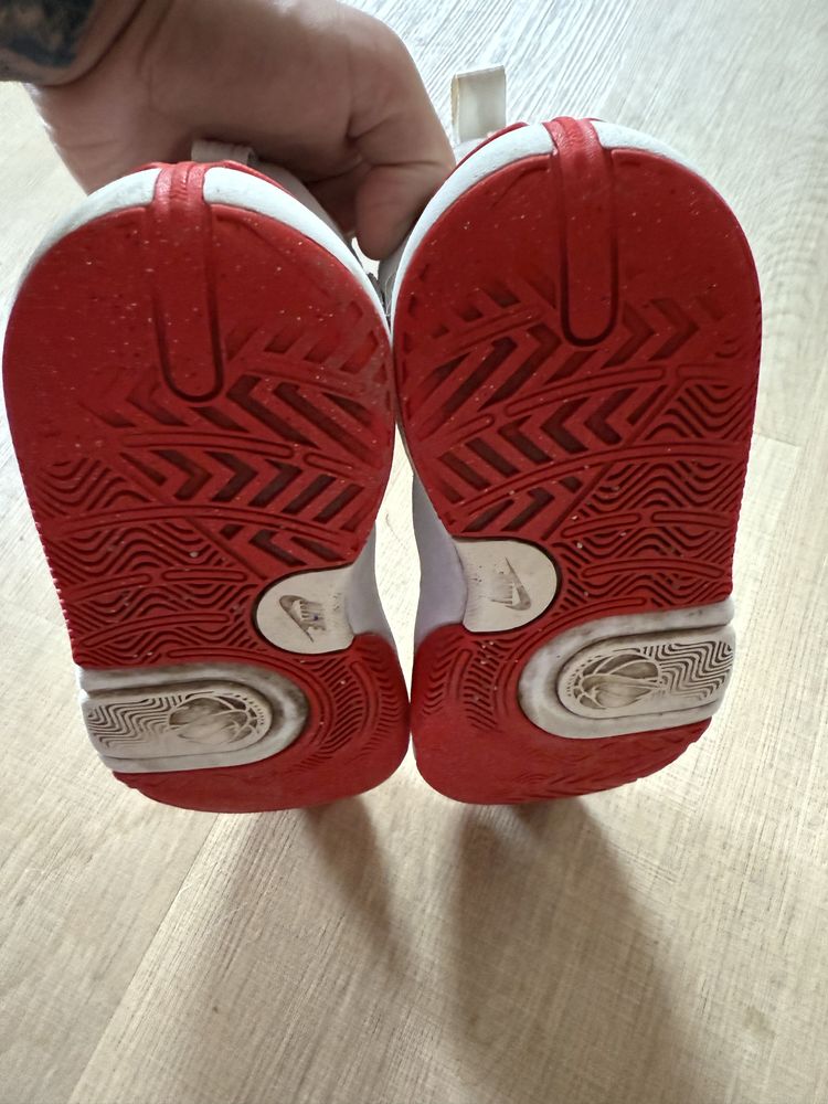 Баскетболни кецове Nike