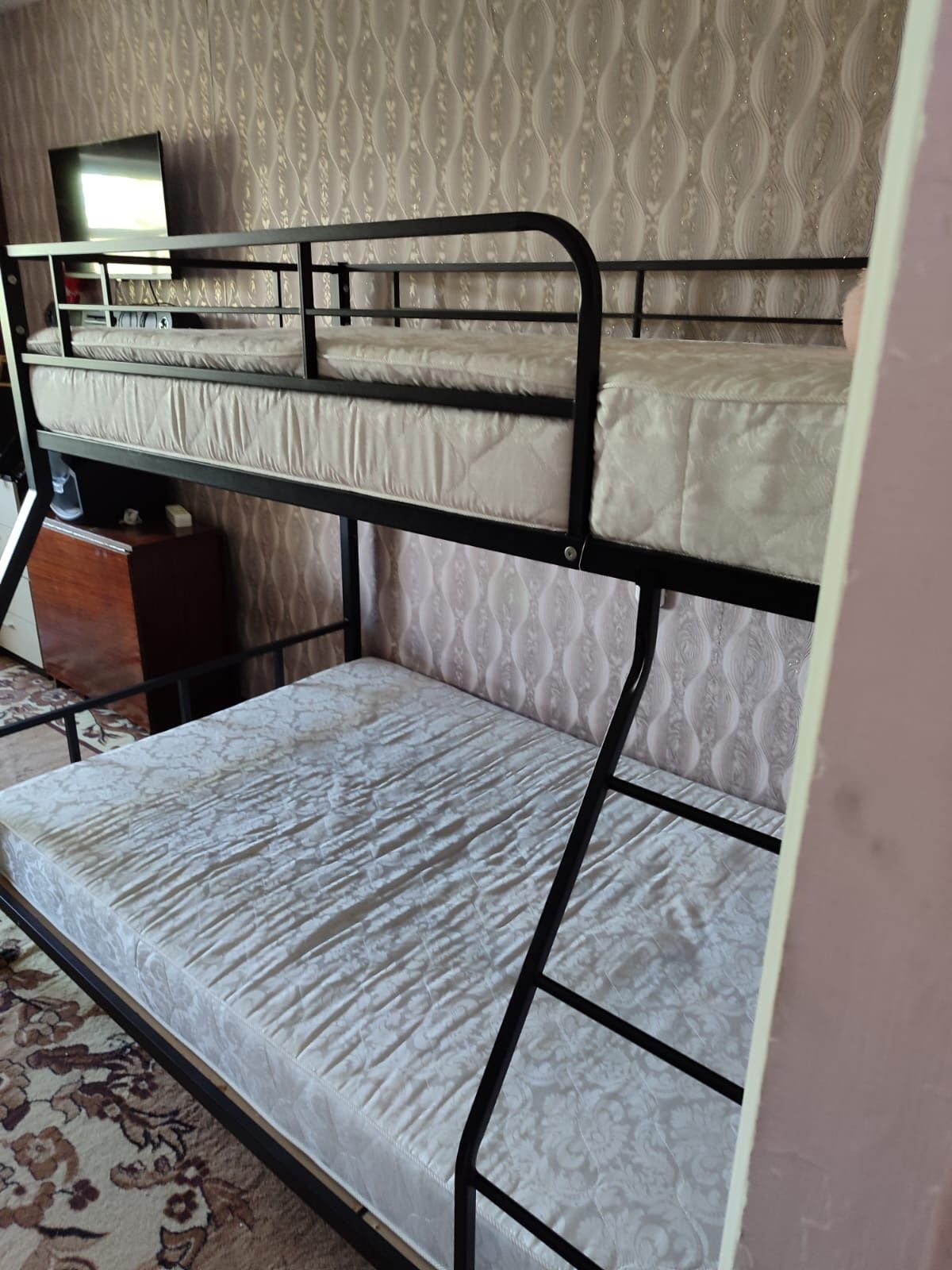 Продаётся Кровать.