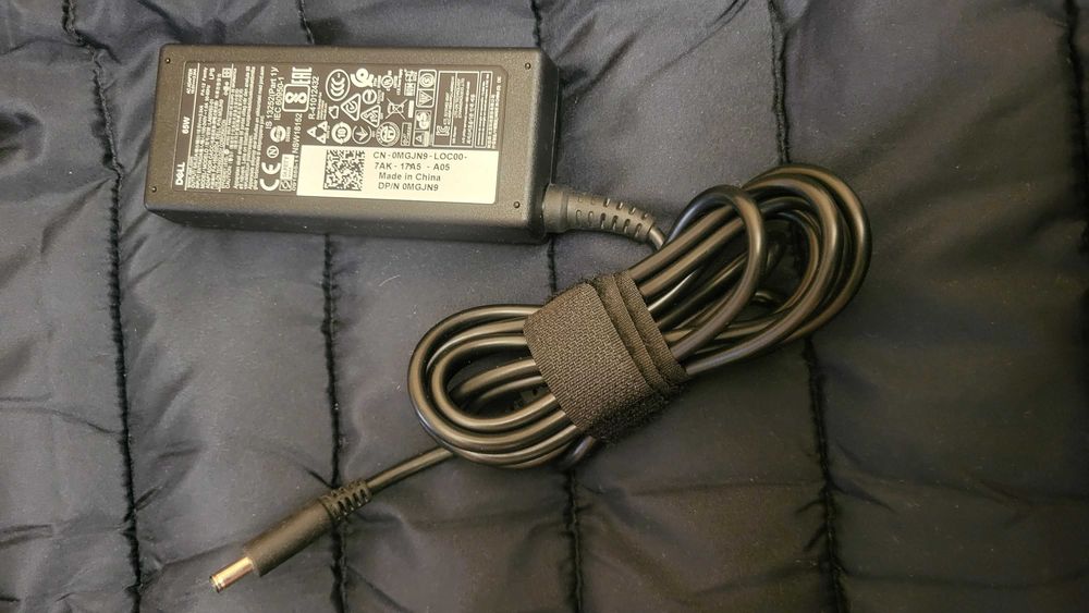 Dell Incarcator ac adaptor 19.5V-3.34A 65W cu mufa subtire cu pin pe