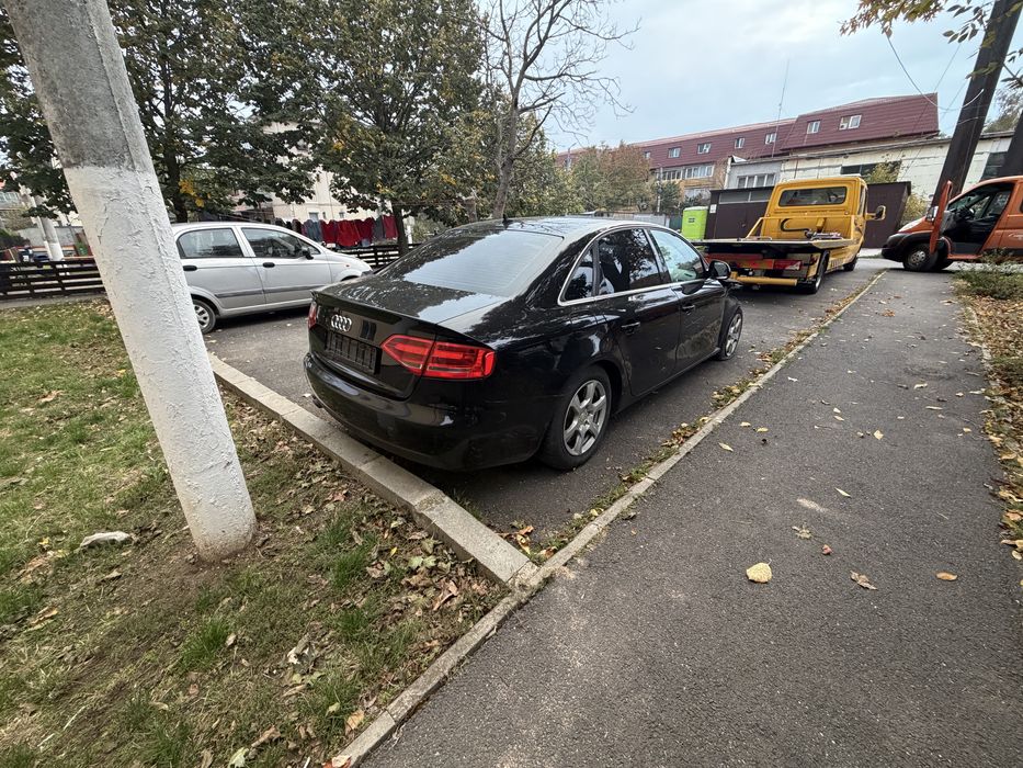 Audi a4 b8 2.0 143 cp an 2009 Avariat