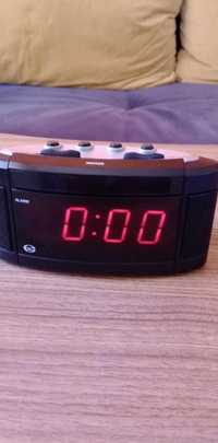 Електронен часовник с аларма
