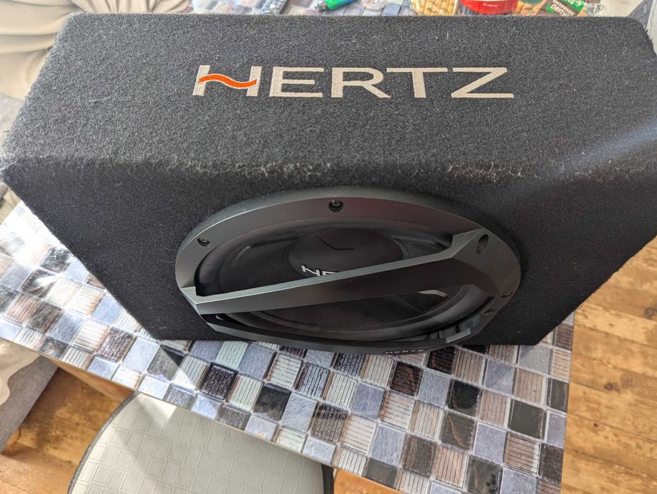 Бас каса + усилвател Hertz