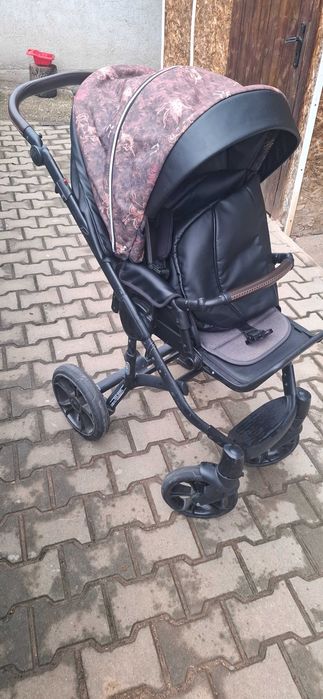 Продавам детска количка Roan bass soft