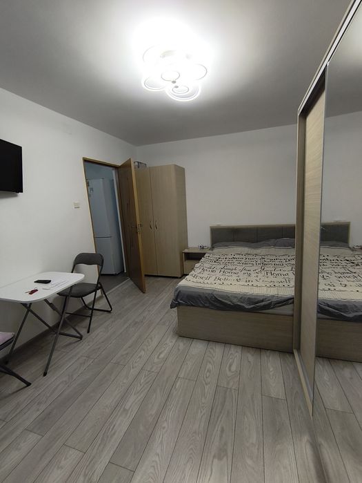 Ofer spre inchiriere garsonieră Mioveni