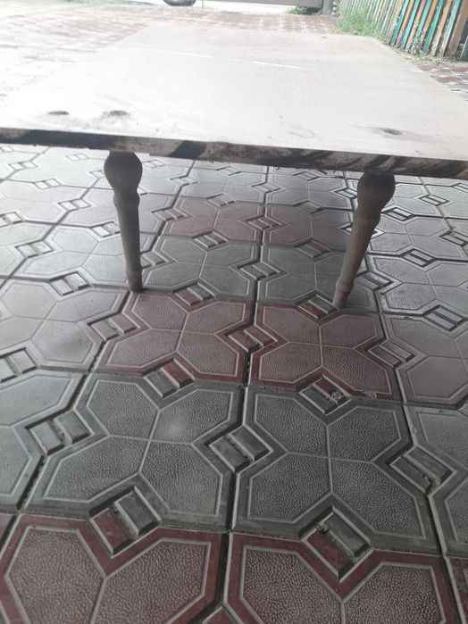 Аласа стол. Низкий стол.