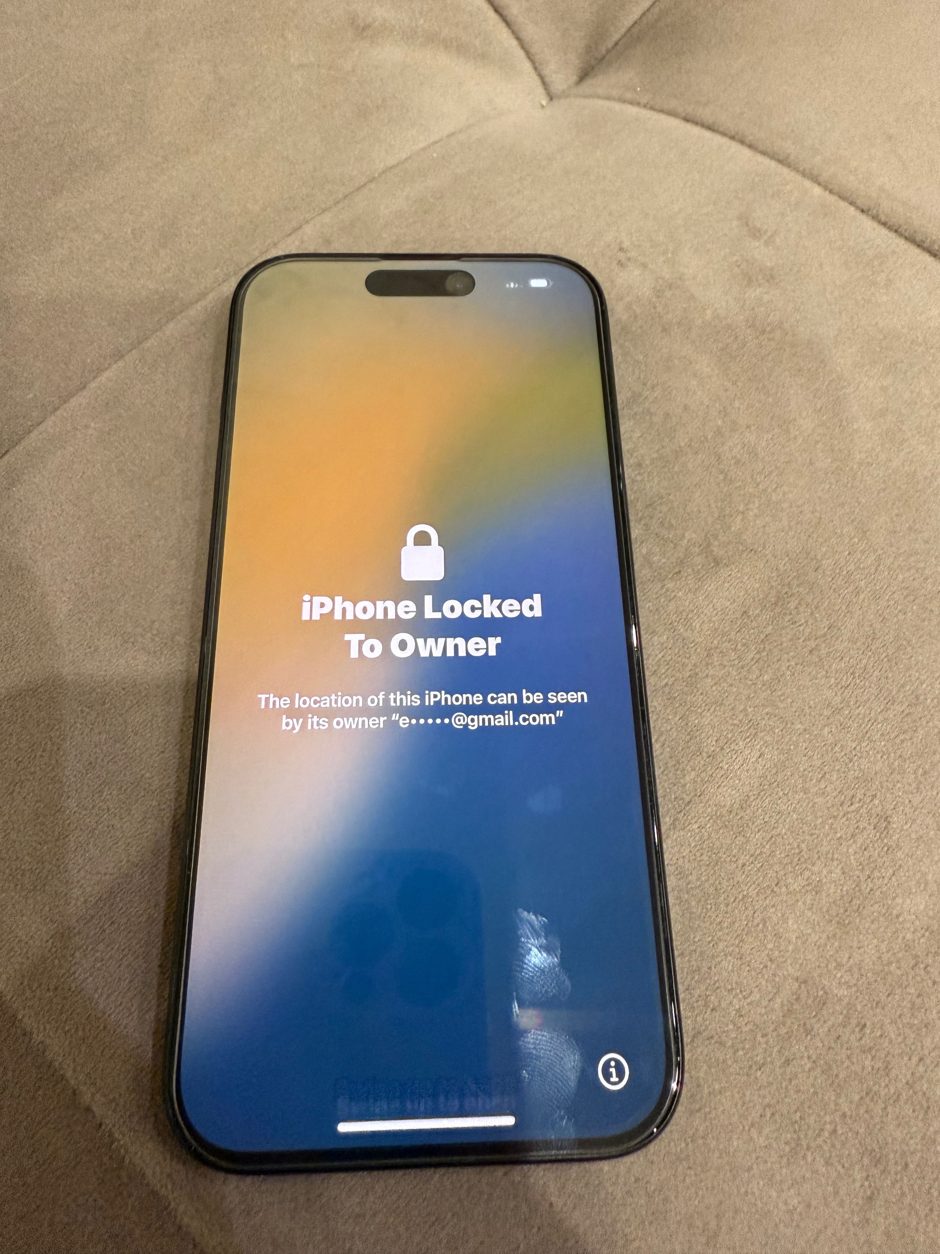 iPhone 15 Pro 1TB Черен – отлично състояние, с аксесоари (за части)
