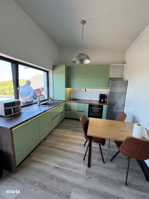 Apartament cu 3 camere, prima inchiriere, 80 mp, parcare, terasa, zona