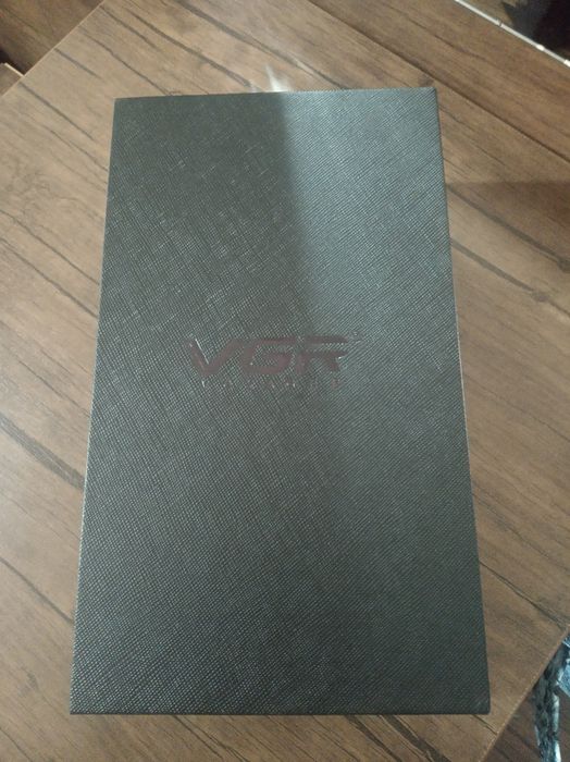 Новая профессиональная машинка для стрижки волос с насадками и дисплее