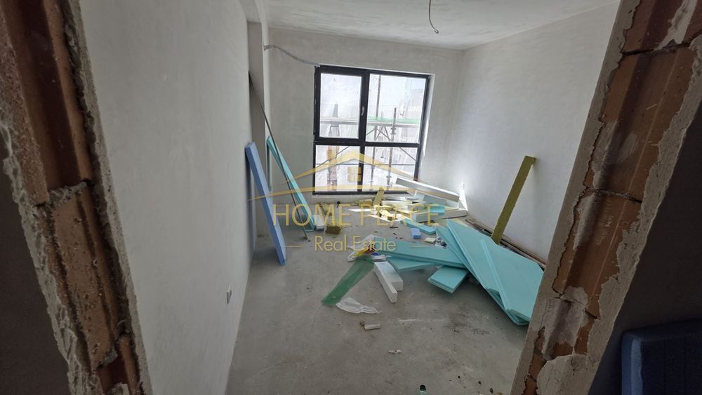 Продава се Двустаен апартамент в Варна, Христо Ботев - 65 кв.м за 2500 €/кв.м - Снимка #2