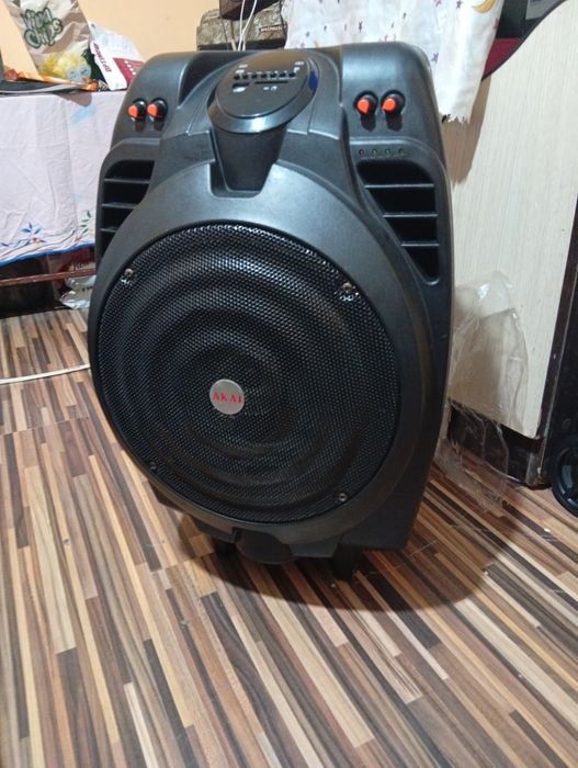 Vând doua boxe portabile