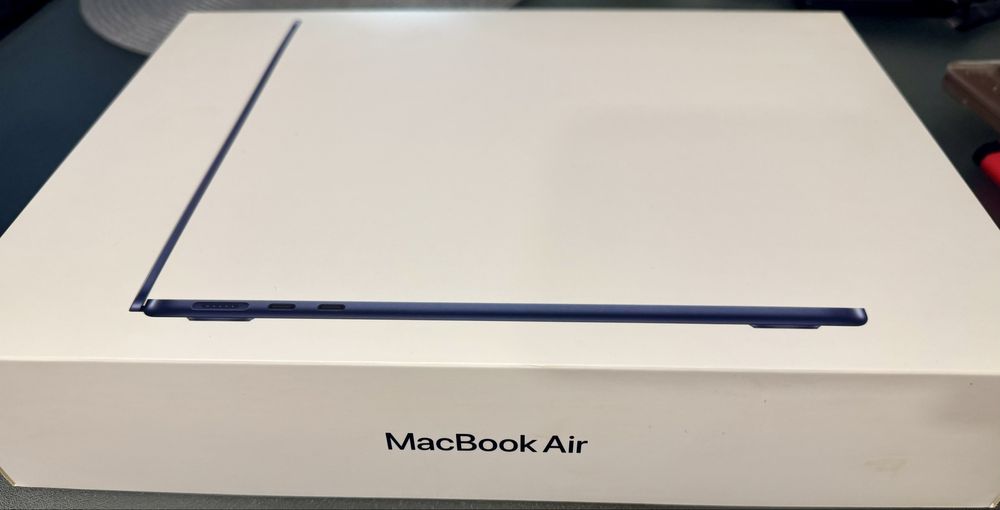 Macbook Air M2-2022 | 16gb ram | 512 gb SSD |10 nuclee CPU |Midnight |
