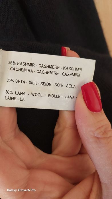 Пуловер Oro Cashmere. 35% кашмир, 35% коприна, 30% вълна. размер L